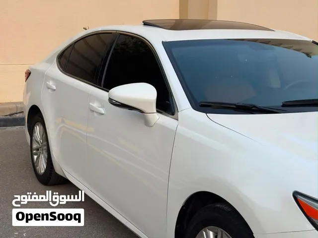 لكزس ES 350 2018 مستعملة لون أبيض بحالة ممتازة مع مواصفات خليجية