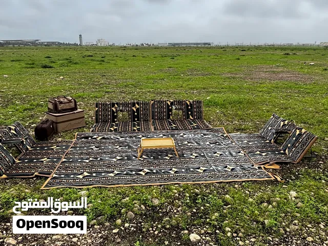 جلسة كشتة أرضية ممتازة