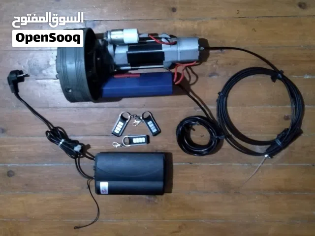 يوجد موتور كراش يتحمل رفع باب الجراج حتى 180 كيلو