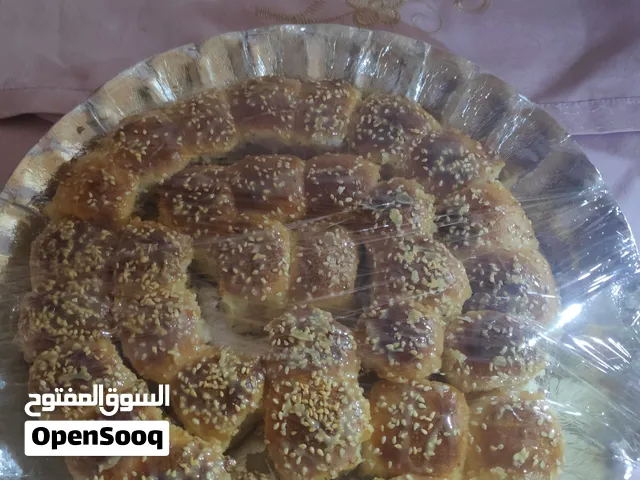 يوجد لدينا خليه نحل حسب طلب نجهزهه الك نضيفه او تنوكل وي اي شي او صحي