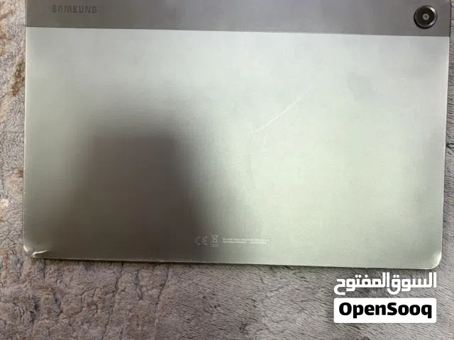 سعره قابل للتفاوض م يجي معه شي بس الايباد