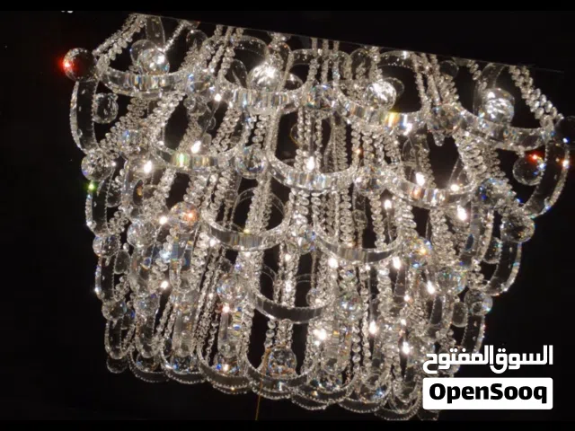 ثريات مختلف الموديلات وبأسعار مناسبة تصفية المعرض
