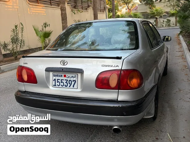 تيوتا كورلا 1998.