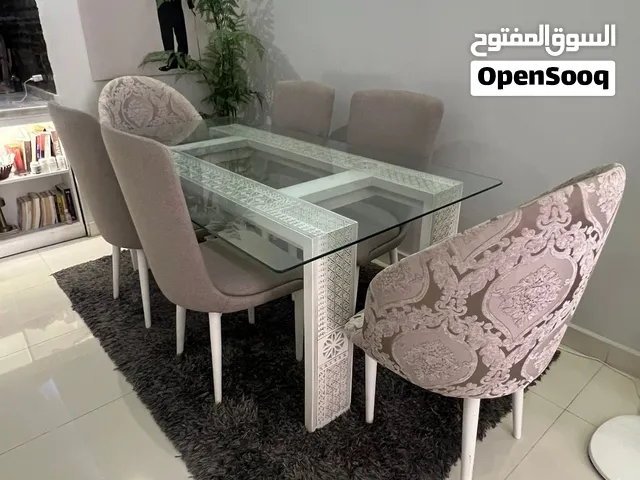 طقم سفرة نظيفة جدا