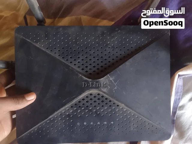 راوتر واي فاي من شركة D-Link، وتحديداً الطراز D-Link DIR-882 AC2600. [1, 2]