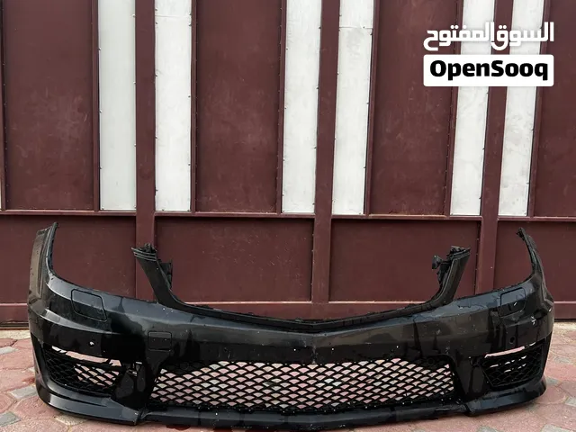 صدام او مدعمية مرسيدس شكلية الc63 فقط مدعمية من غير الكشافات