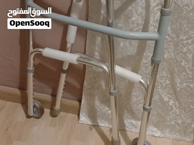مشايه مع عجلات