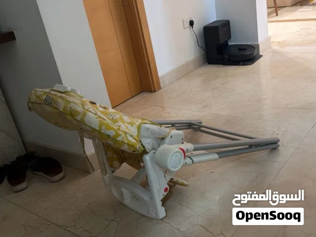 كرسي طعام للأطفال