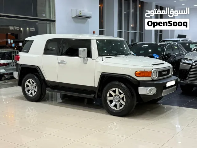 Toyota FJ Cruiser 2016 (White)