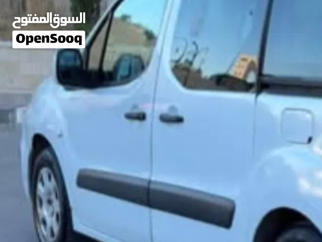 نقل بضائع وتوزيع  موجود أكثر من سيار