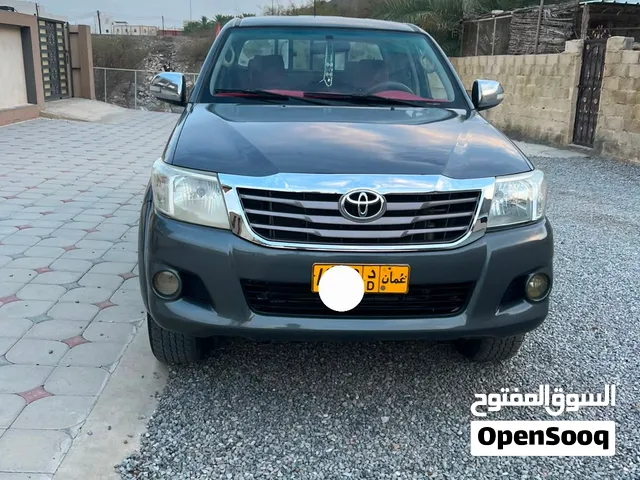 بيكاب هايلوكس للبيع نظيف جدا استخدام شخصي