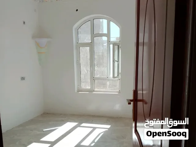 غرفة وحمام وصاله قريبه من جامعة 21سبتمر