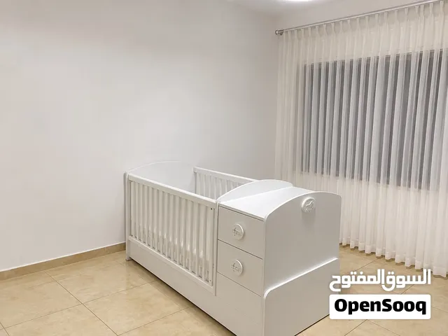 سرير اطفال للبيع