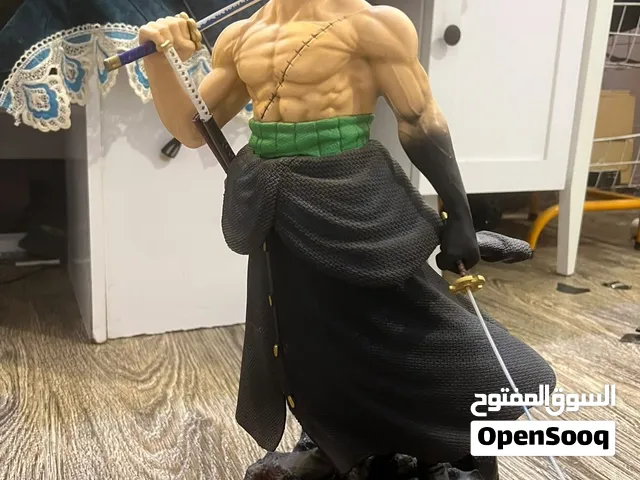 لعشّاق الأنمي ومحبي شخصية زورو المهيبة   مجسّم زورو بتفاصيل رهيبة وحجم كبير، قطعة مميزة تضيف هي