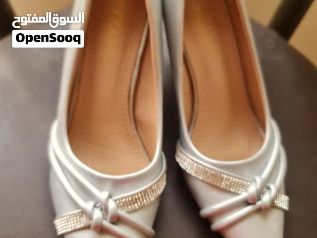 حذاء كعب نمره 38