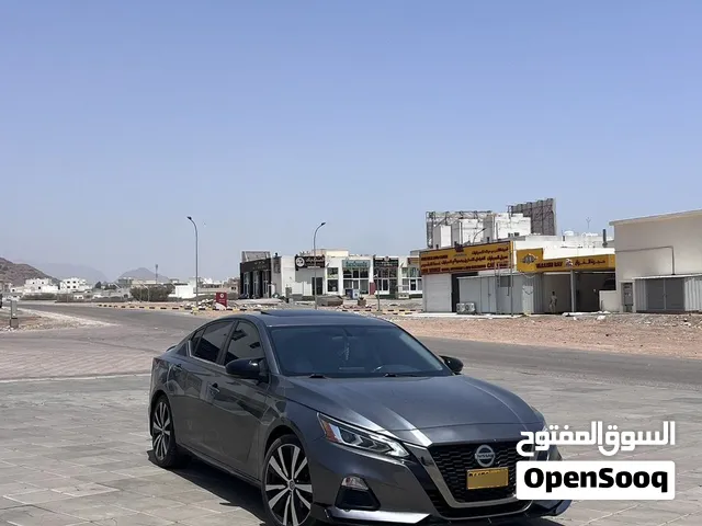 Used Nissan Altima in Al Dakhiliya