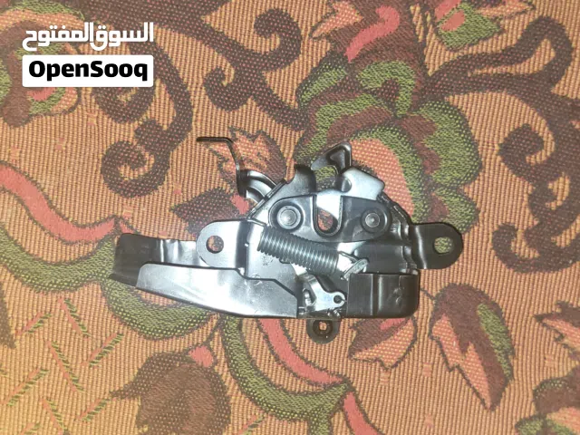 قفل كبوت تويوتا كورلا