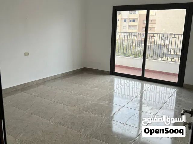 شقه للايجار قرية البوعيشي بقرب من دار العجزه وجزيرة غوت شعال