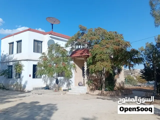 بيت طابقين للبيع باطلاله مميزه داخل جرش