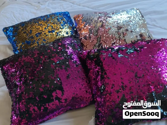 كوشن مستخدمم بحالة الجديد موجود عدد 12 السعر 10 دنانير لكل 4 حبات