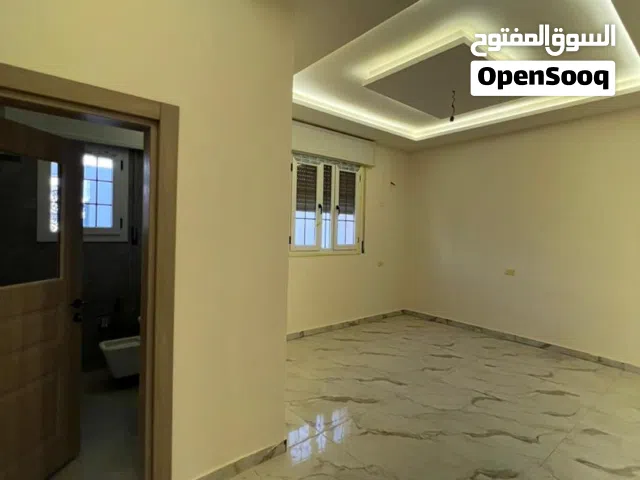عمارة 4 ادوار وملحق خدمية للايجار تشطيب حديث بالمصعد في موقع ممتاز بشارع الظل