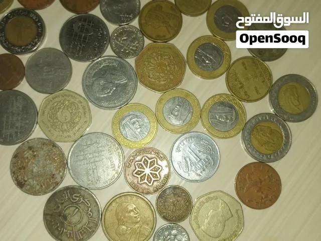 عملات من دول مختلفه قديمه وجديده للبيع والسعر قابل للتفاوض