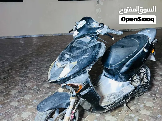 موطو للبيع ليها هلبا مدرسه زي ما موضح ف صور طفيتها والعه اصليه مكان الزاوية