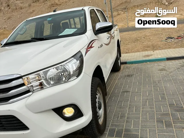 Toyota Hilux GL option Model 2025 Color White interior Color Red GCC Car pick up For sale