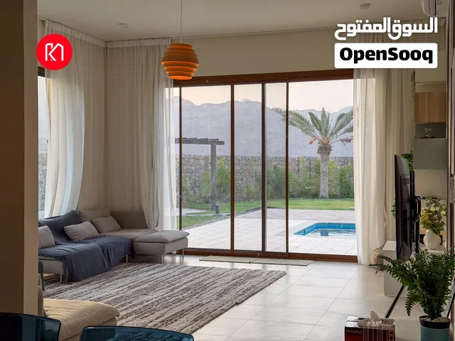مزرعة راقية وفخمة ومؤثثة بالكامل للبيع في جبل السيفة