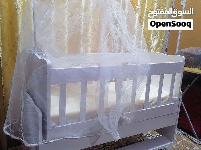 سلام عليكم جربايه أطفال وبنفس الوقت كاروك مع المندر جديده كلش مستخدم قليل عنواني البصره حي الخليج ال