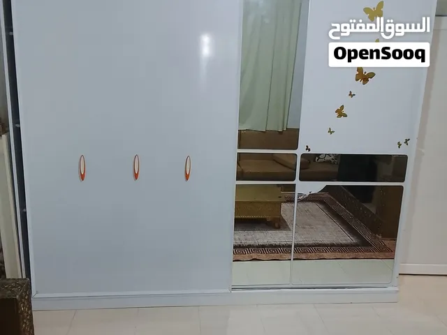 دولاب ملابس