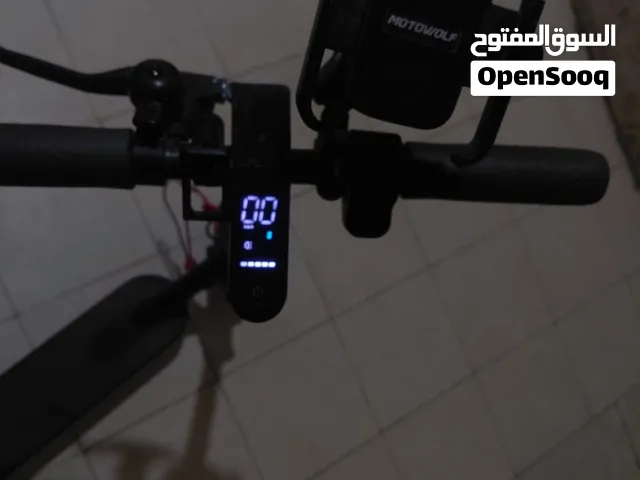 اسكوتر كهربائي نضيف