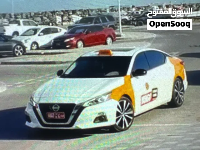 Sedan Nissan in Al Batinah