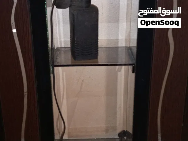 حوض اسماك بحجم جدا مناسب الطول متر تقريبا والعرض 60 تقريبا وسعر معقول