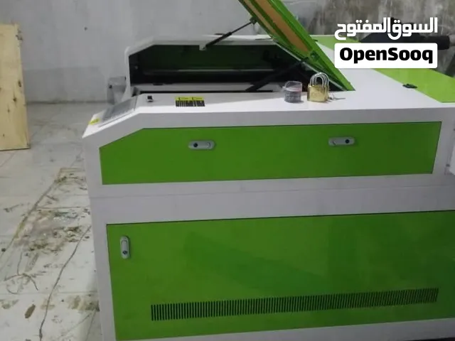 فرصة للمشاتل والمطابع وشركات الدعاية والديكور!  للبيع: ماكينة قص وحفر ليزر CO2 – وكالة إسحاق (بحالة