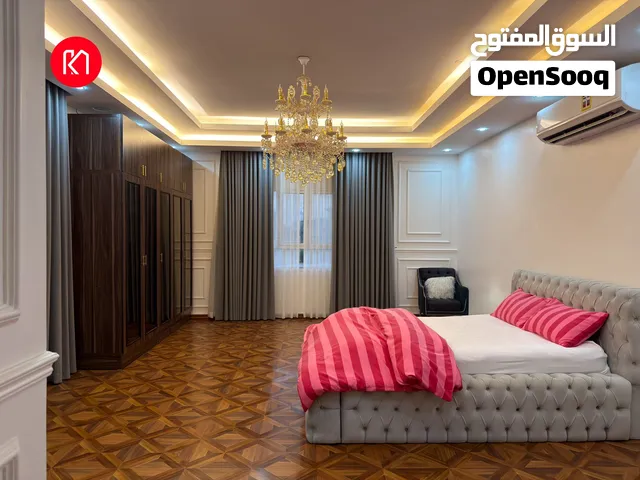 فيلا فاخرة من 3 طوابق و7 غرف مع الأثاث للبيع في الحيل الشمالية – 145,000 ريال عماني