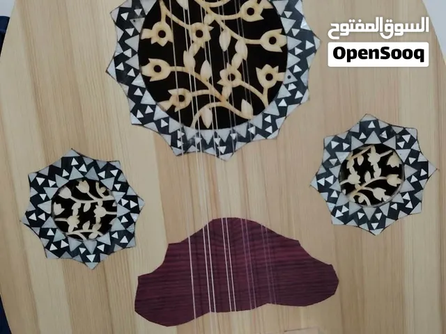 عود عراقي احترافي مميز بحالة ممتازة للبيع
