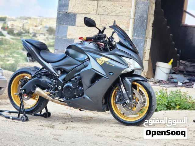 سوزوكي gsxs 1000 f