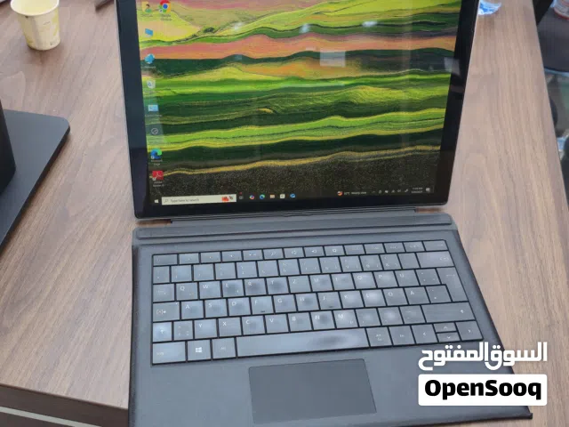 Microsoft Surface Pro - لابتوب 2 في 1 بمواصفات رائعة وسعر مميز، استخدمه كـ لابتوب أو تاب لوحي