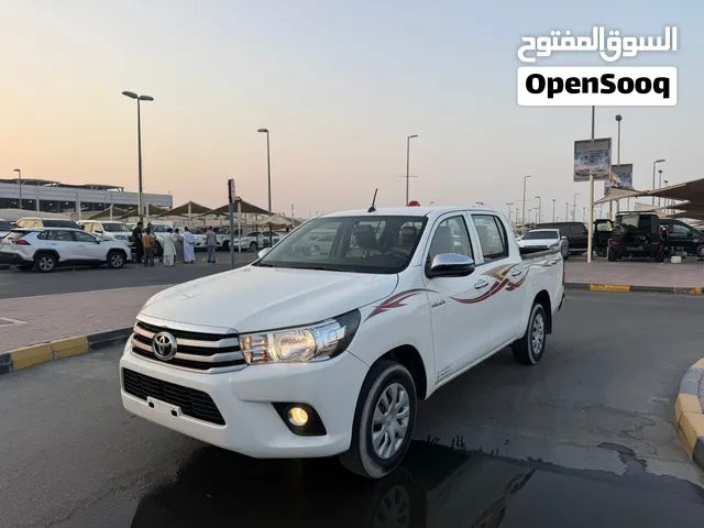 Used Toyota Hilux in Sharjah