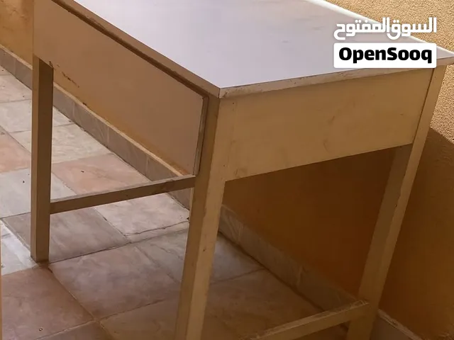 طاولة خشب / Wooden table