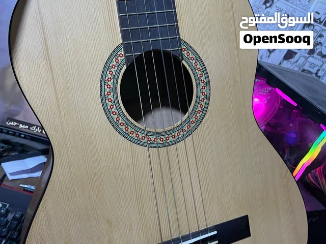 گيتار ياماها c40m اصلي مع حقيبة من شركة enya وكيبو اصليات