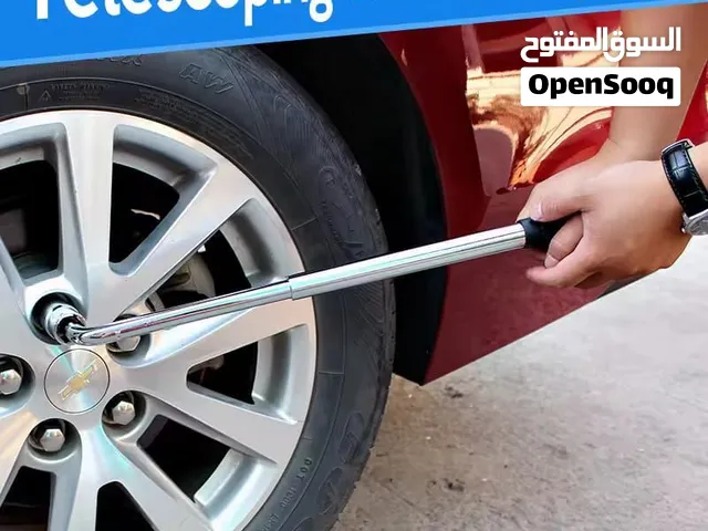 High-Torque Telescoping Wheel Wrench for Emergency Car Repairs