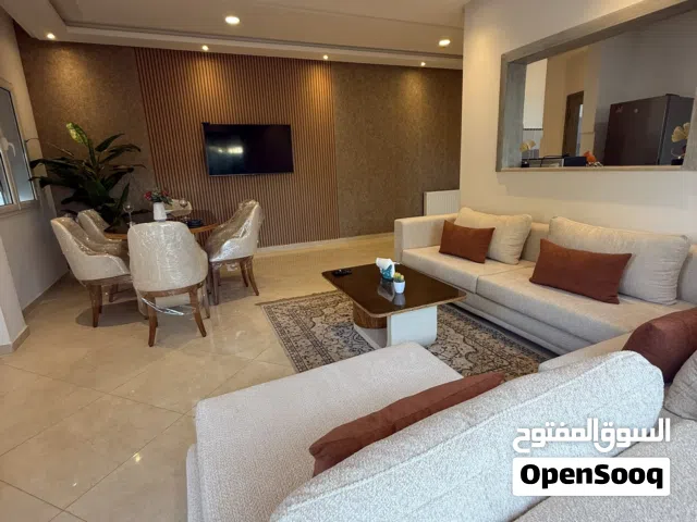 حوش أرضي حديث للإيجار اليومي في حي الواحات