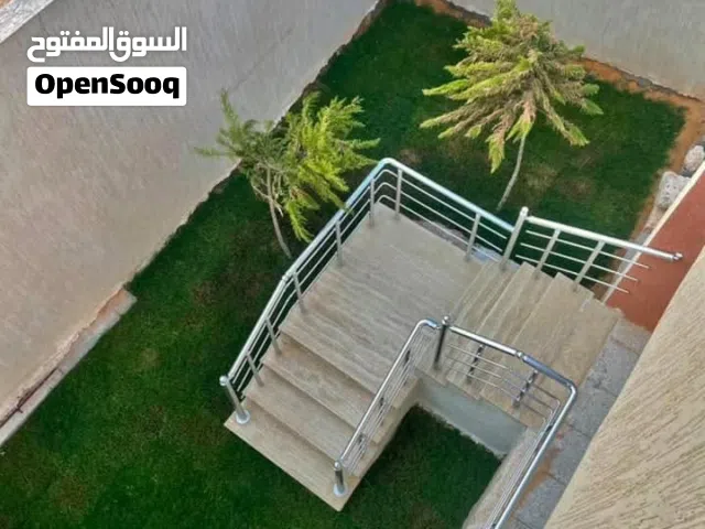 مبني للايجار عين زاره الحمودات هو في الاساس مطبخ كبير بالسكن يمكن تحويره الي مصنع او مدرسه جامعه