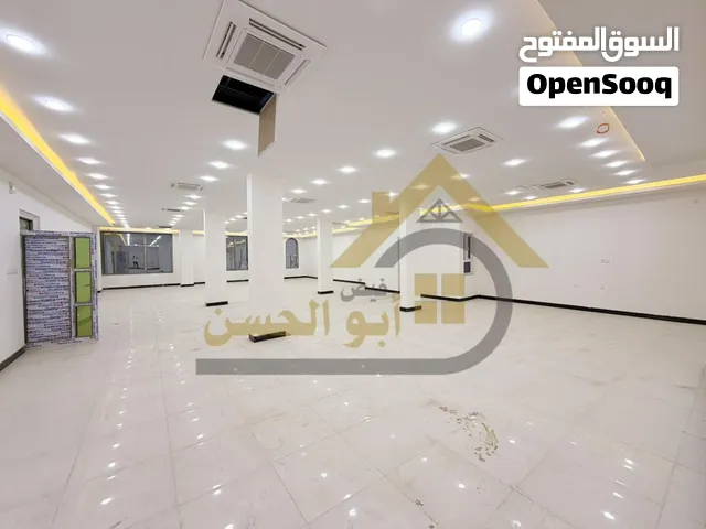 بناية تجارية حديثة للايجار في منطقة الجنينة على شارع البهو مكونة البناية من 4 طوابق