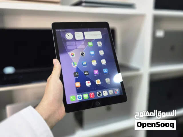 مع كفر وحماية وشاحن وقلم iPad 8 32GB