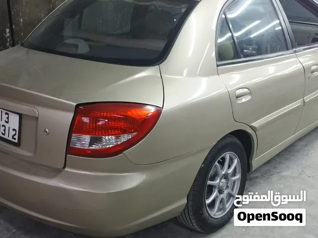 كيا ريو 2002