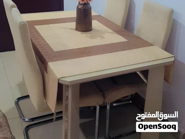 طقم طاولة سفرة طعام عصرية 80×140 مع 4 كراسي منجدة