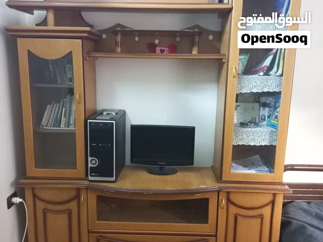 فيترينا ومكتبة تلفاز